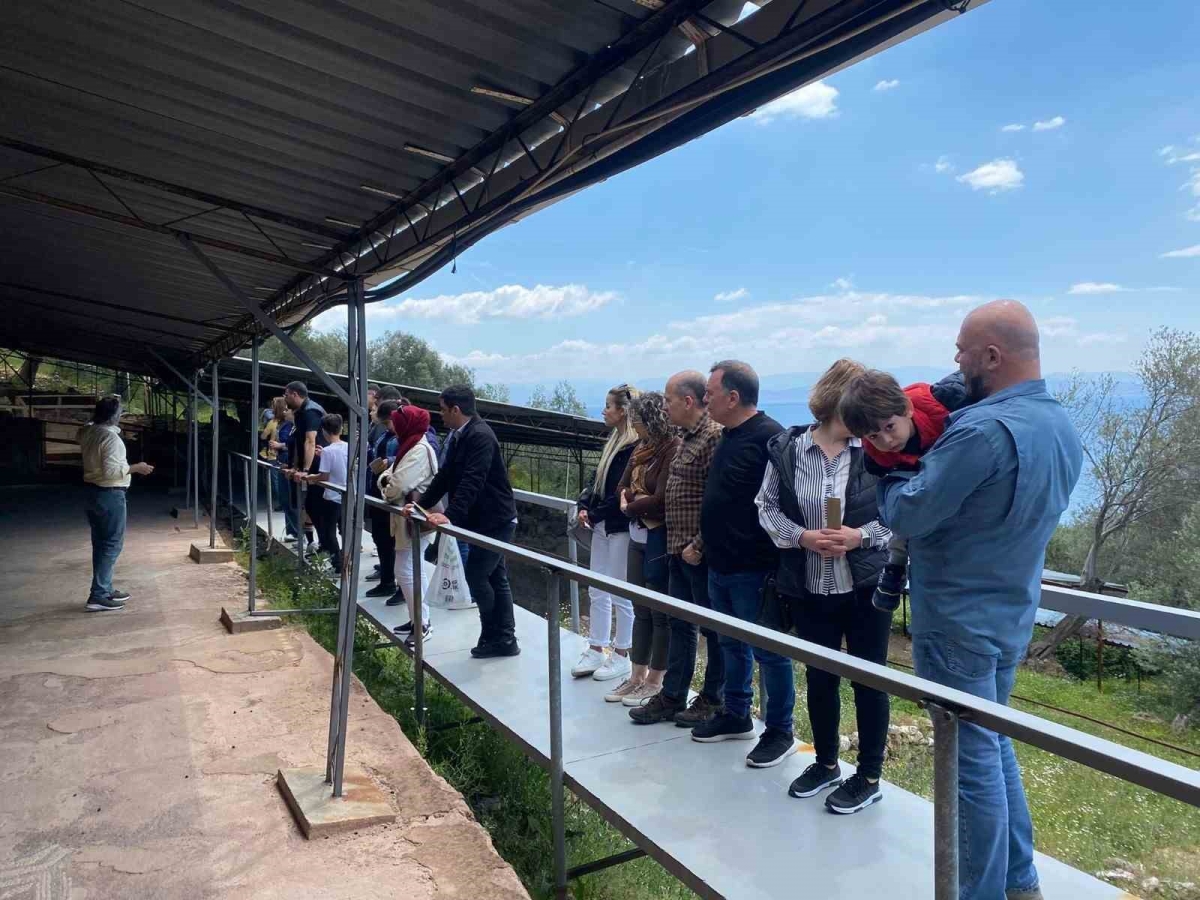 ETO Meclis Üyeleri Antandros Derneği’ni ve Antandros kazı alanını ziyaret etti
