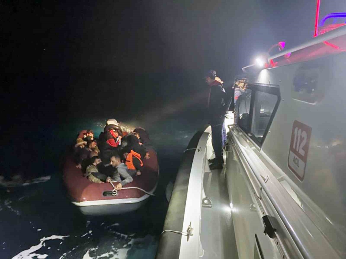 Dalaman açıklarında 19 düzensiz göçmen yakalandı
