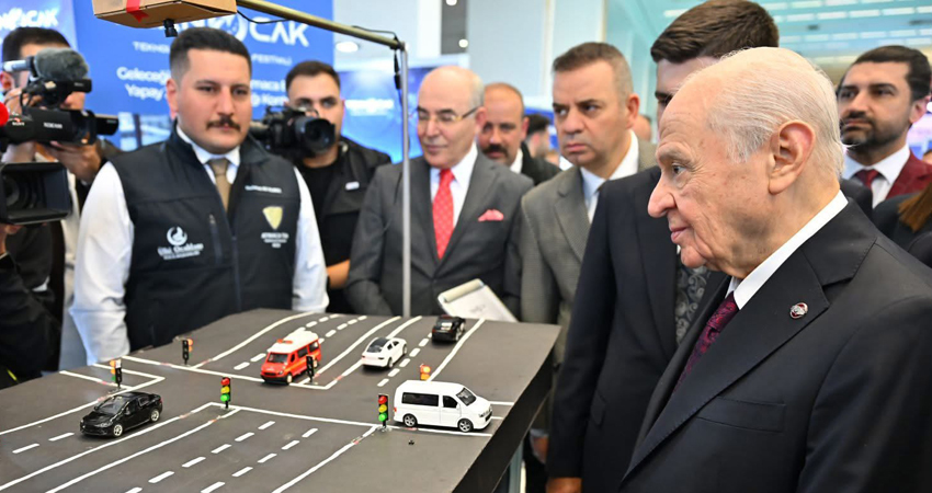 Rize Ülkü Ocakları’nın “Yapay zeka ile trafik ışığı kontrolü” Projesi TEKNOCAK’ta İlgi Gördü