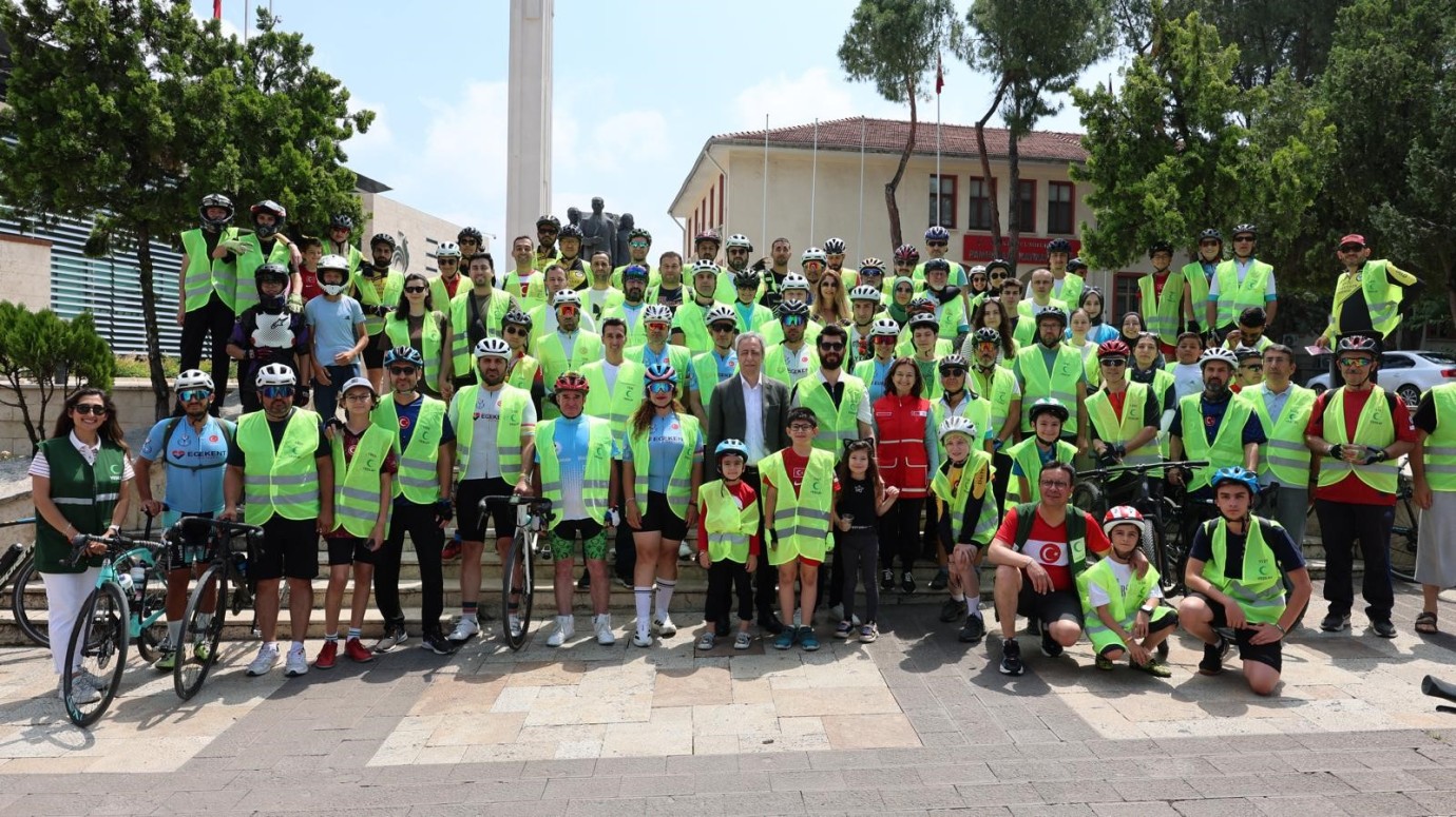 Denizli’de pedallar sağlıklı yaşam için çevrildi