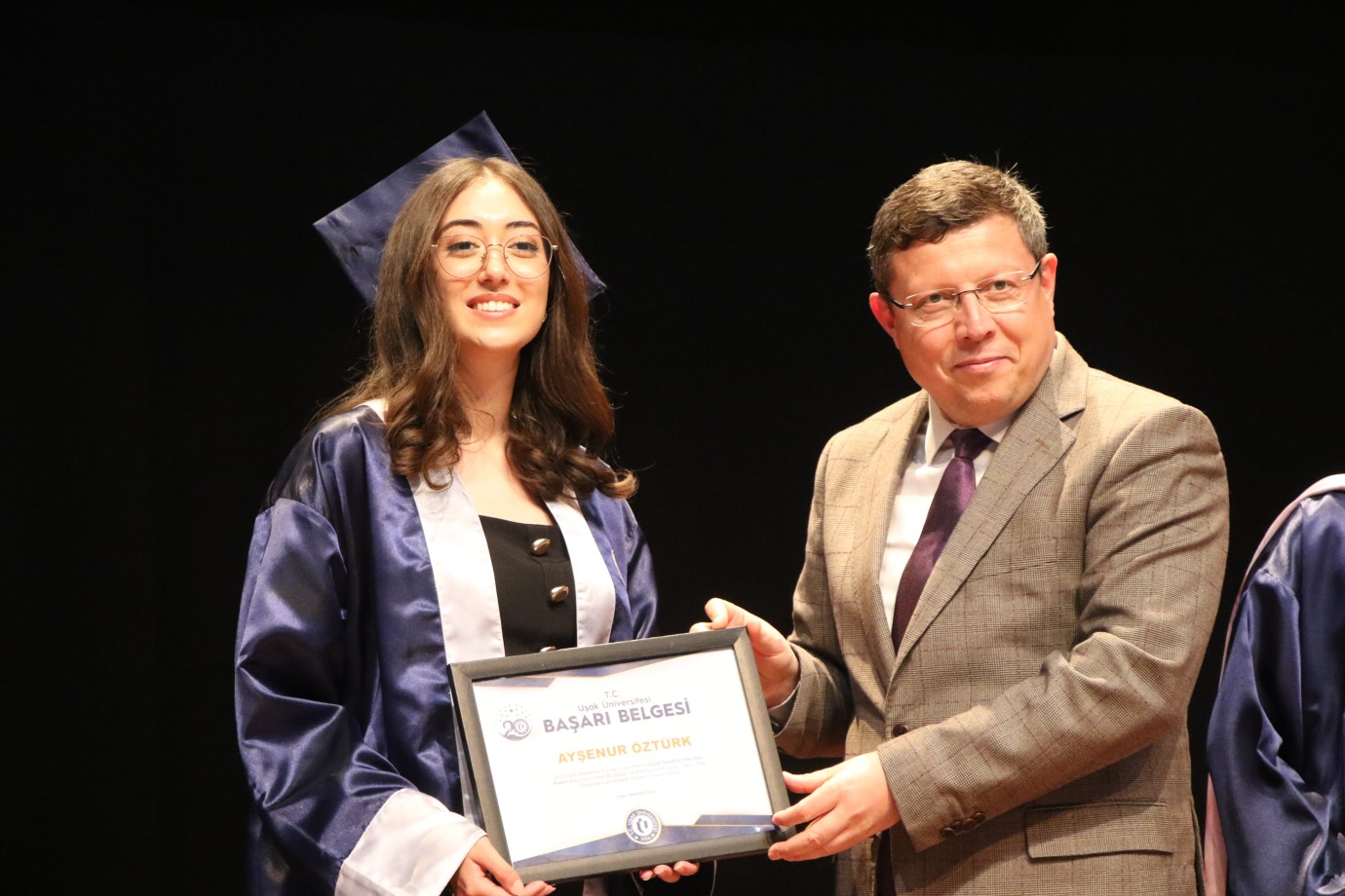 Uşak Üniversitesi mezunlarını mesleki yaşama uğurladı