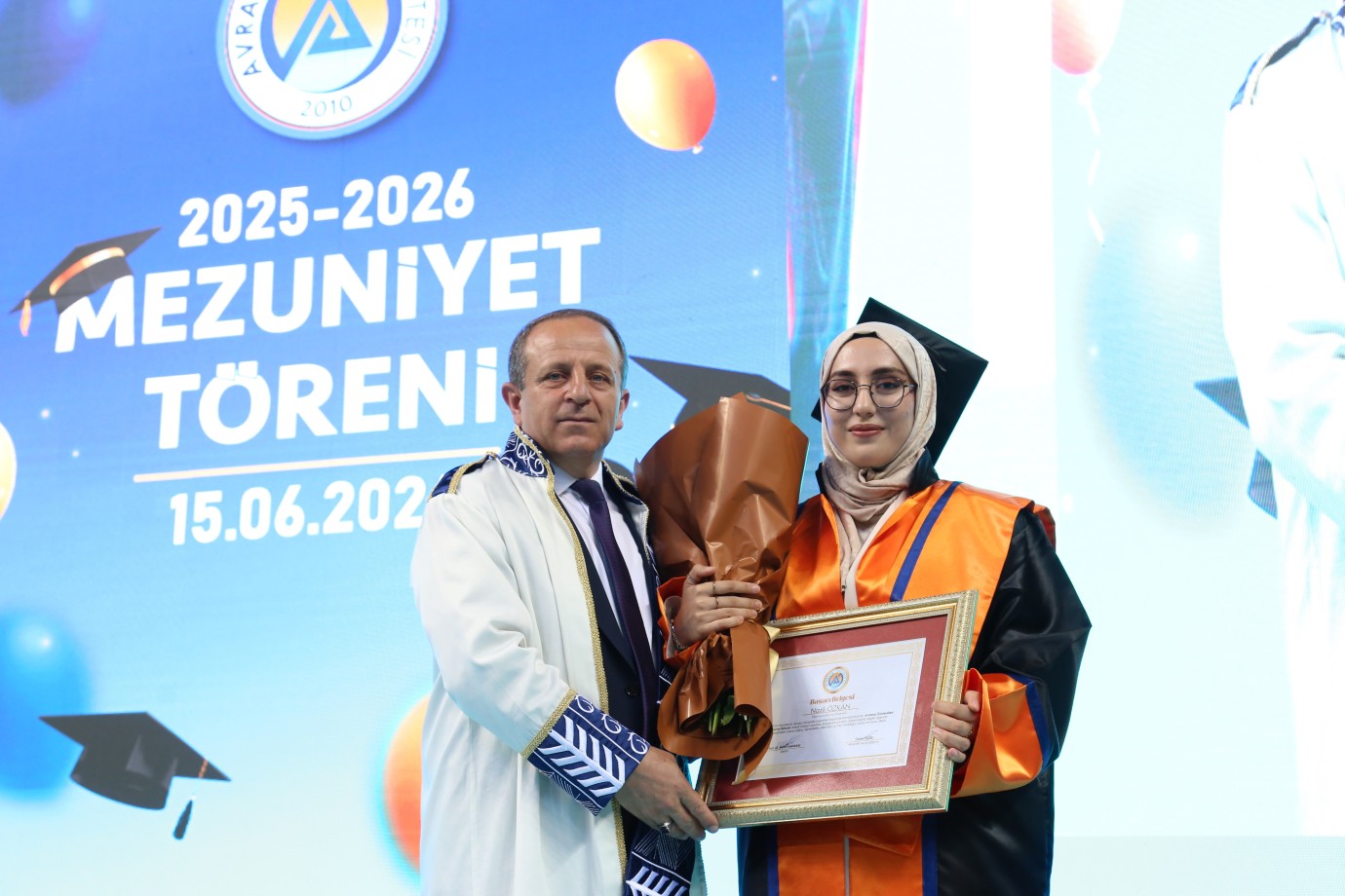 Avrasya Üniversitesi’nde mezuniyet coşkusu