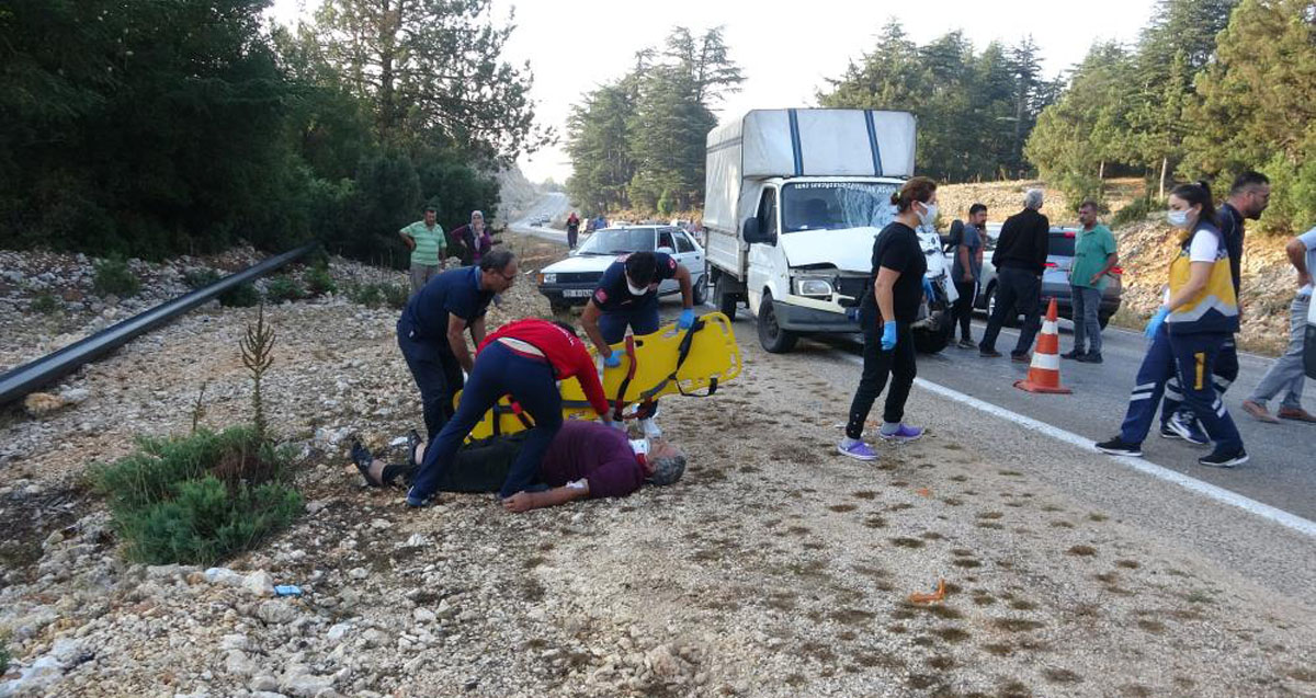 Mersin'de meydana gelen feci kazada Cavit Bağ hayatını kaybederken 1 kişide yaralndı