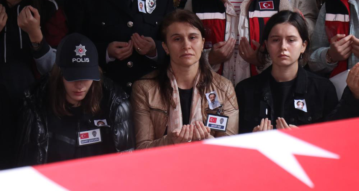 Bursa’da şehit olan polis memuru Sami Altıntaş memleketi Sakarya’da toprağa verildi