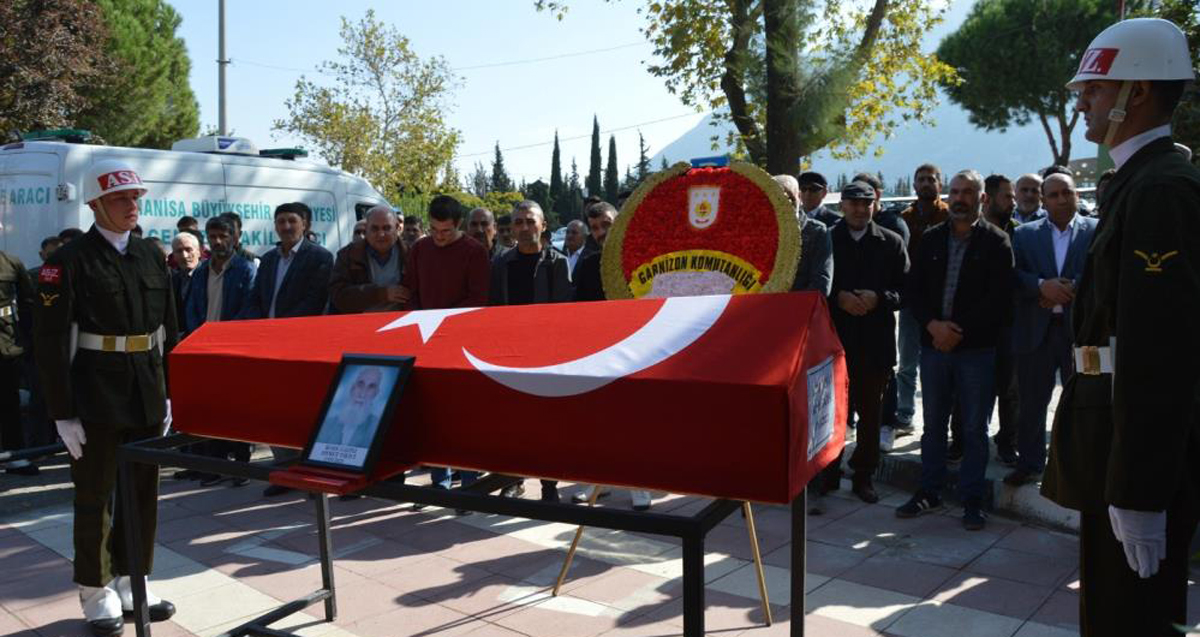 Kore gazisi Hacı Ahmet Tikici son yolculuğuna askeri törenle uğurlandı