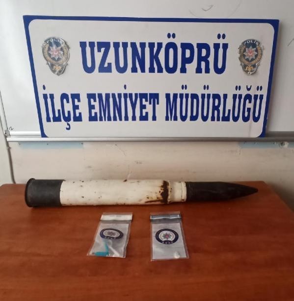 Edirne'de bir evde havan topu mermisi ve uyuşturucu ele geçirildi