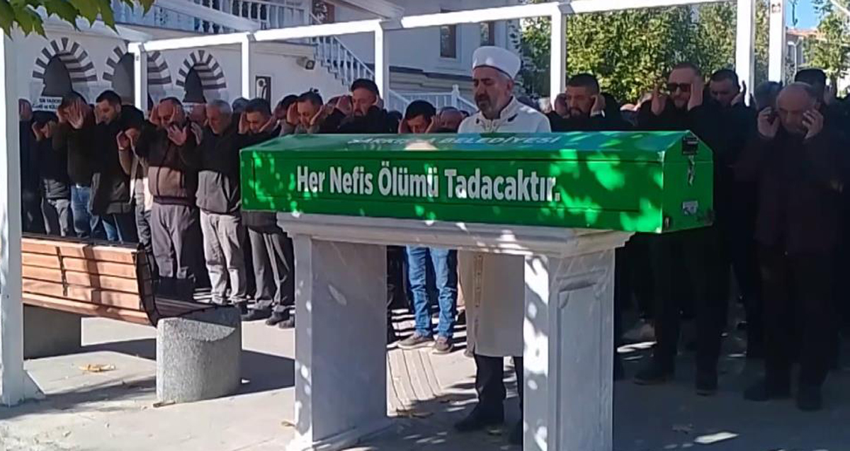 Vahşice öldürülen Emine Topçu ve eşi Abdülmüttalip Topçu son yolculuğuna uğurlandı