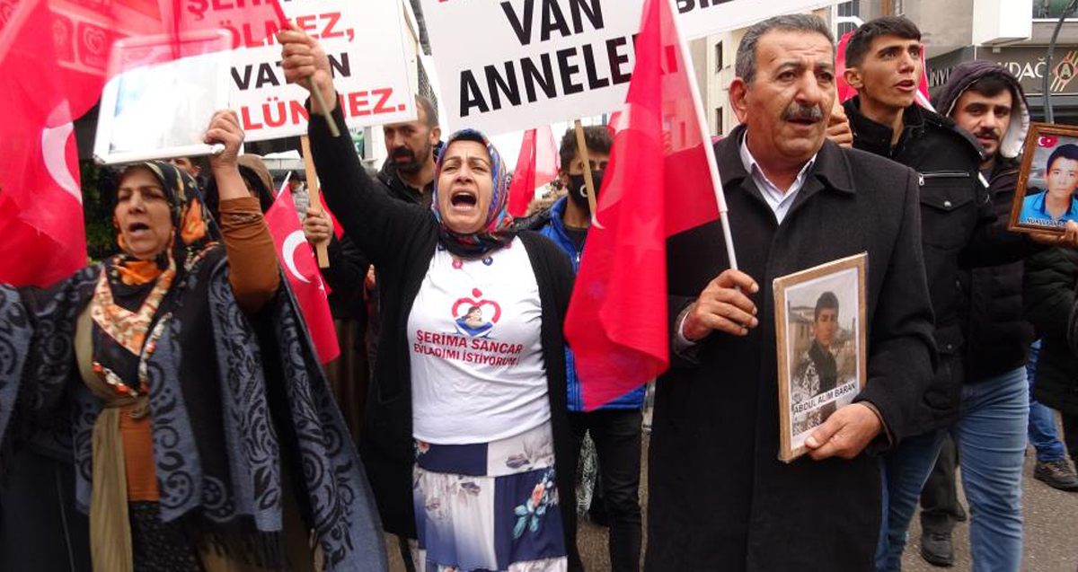 Evlat nöbetindeki ailelerden İstanbul saldırısına sert kınama