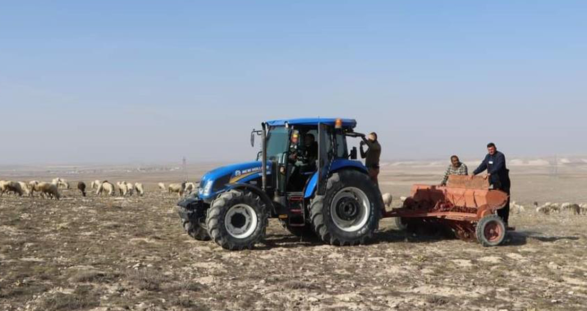 Emirdağ’da sulu ve kuru buğday çeşitlerinin deneme ekimi yapıldı
