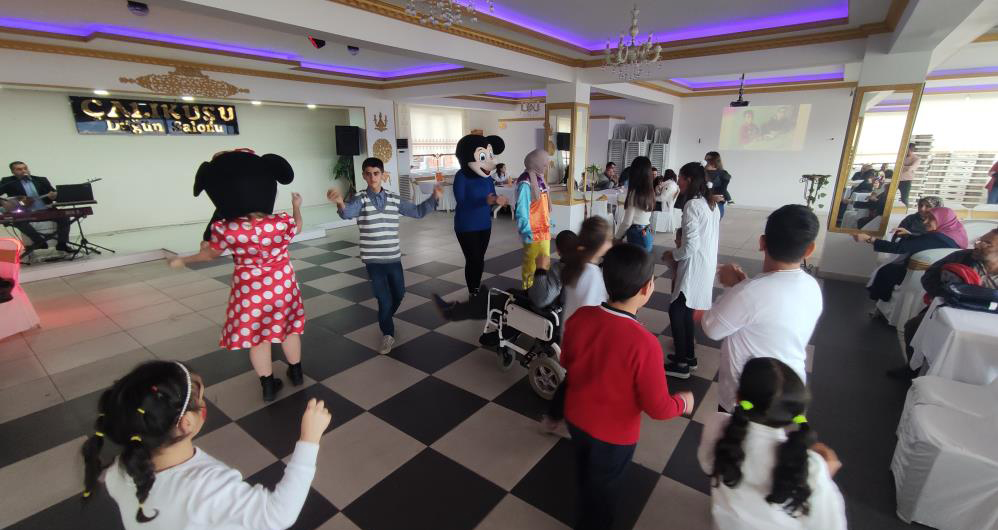 Engelli bireyler doyasıya eğlendi