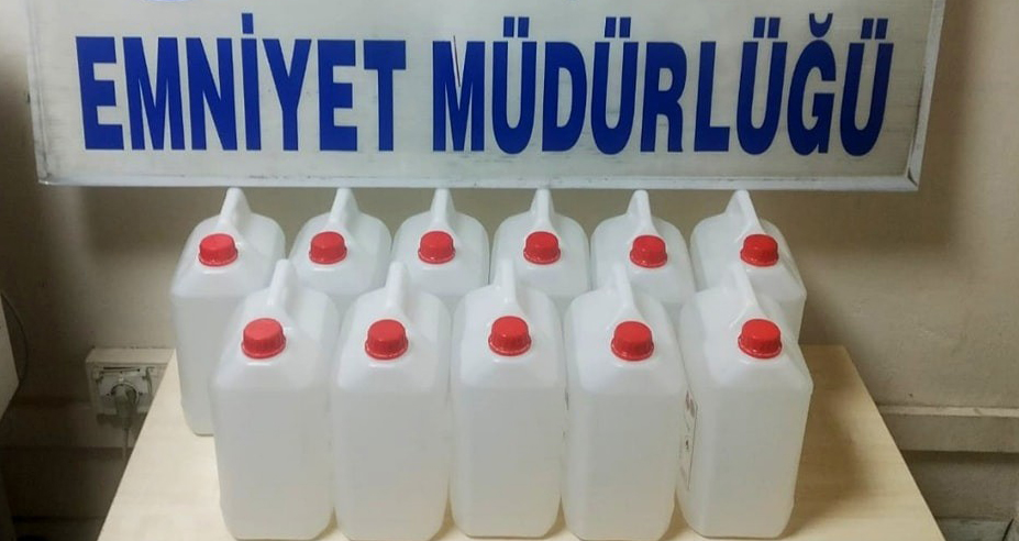 FETÖ’den ihraç edilen binbaşının evinde 55 litre etil alkol ele geçirildi