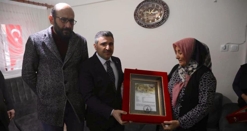 Piyade Uzman Çavuş Mustafa Bazna'nın ailesine Şehitlik belgesi verildi