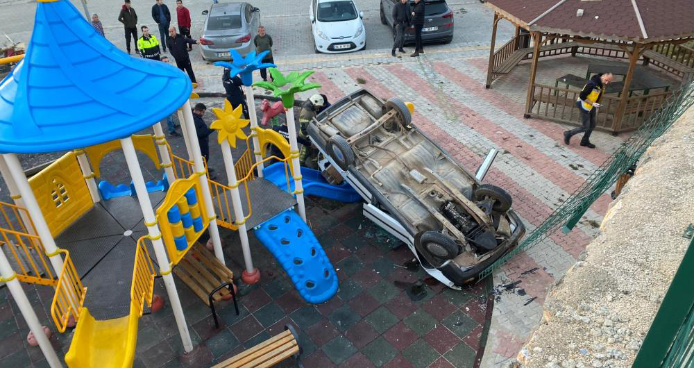 Bursa’da çocuk parkında faciadan dönüldü