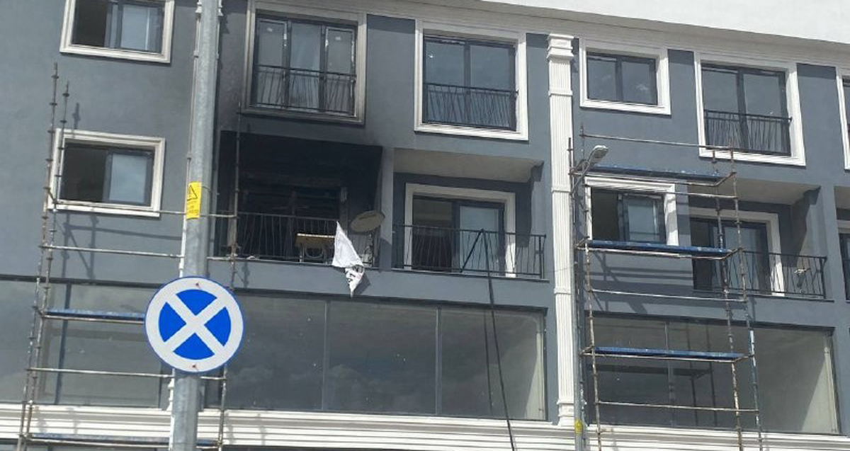 İzmir'de bir evde çıkan yangında Ertuğrul Eydalı hayatını kaybetti