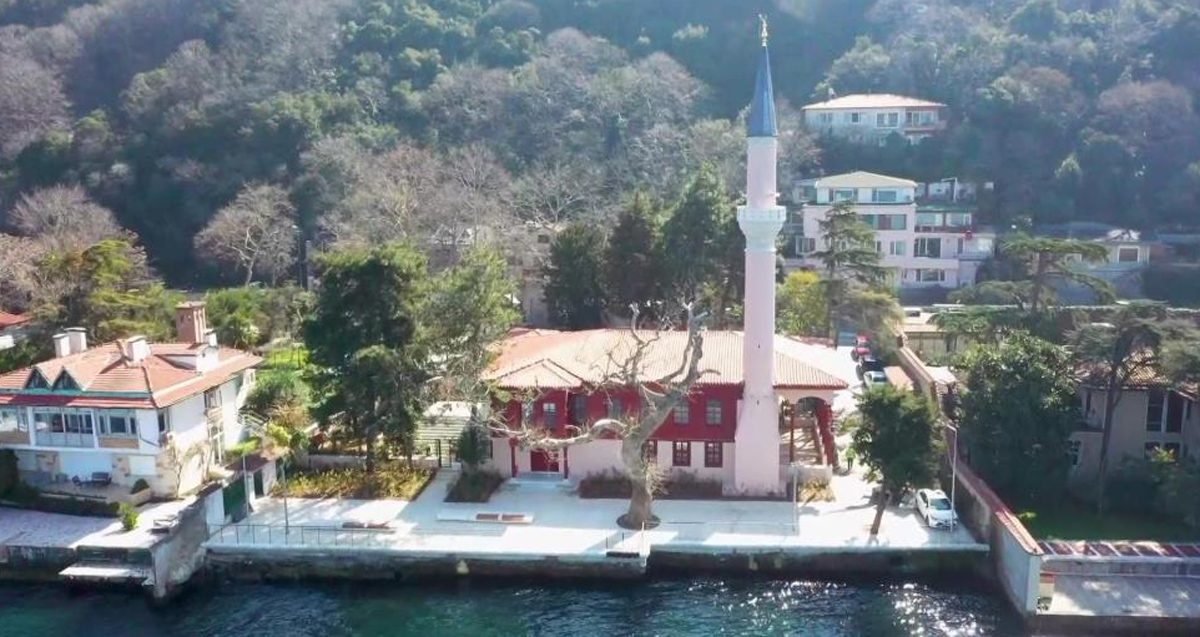 Restorasyonu tamamlanan Vaniköy Cami açılışına gün sayıyor