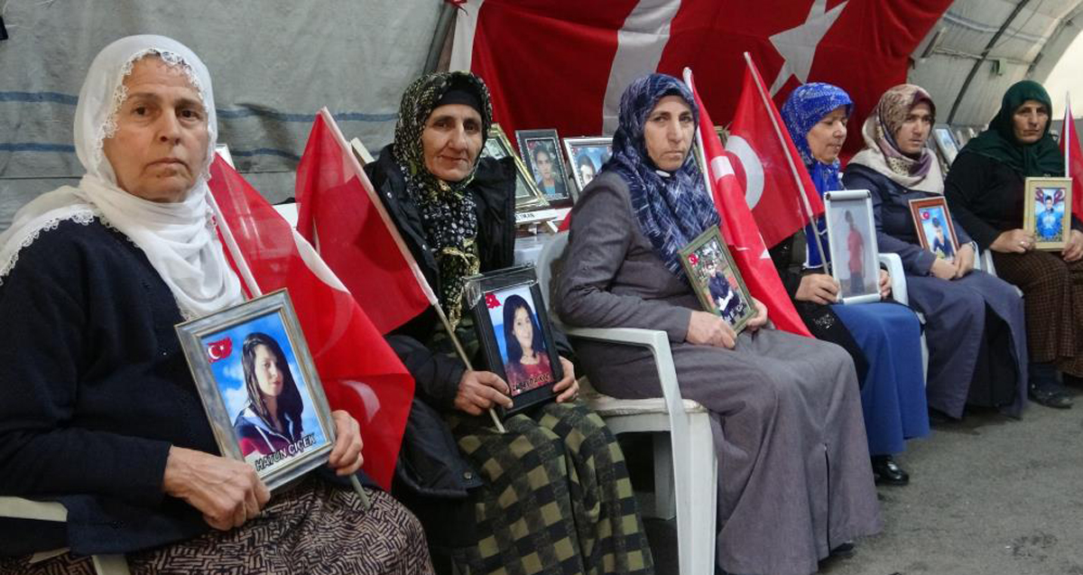 Acılı anne Saadet Ödümlü, oğlu Yusuf Ödümlü'ye seslendi: “Onlar seni kandırdılar sende onları kandır”