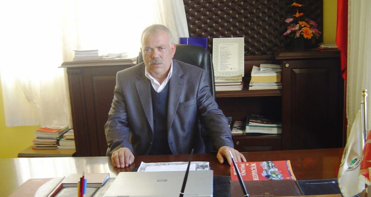 Karbasan eski Belediye Başkanı Mehmet Özcan, hayatını kaybetti 
