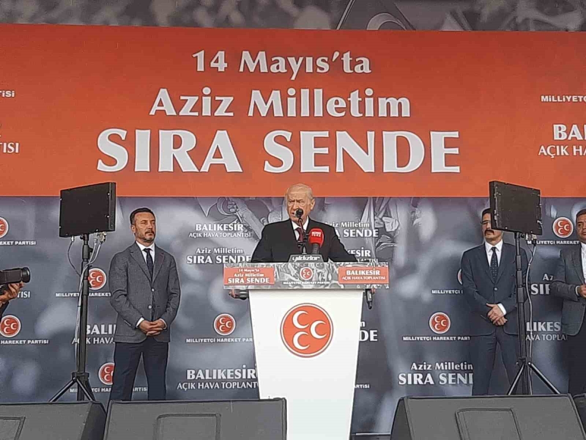 MHP lideri Bahçeli, Balıkesir’de vatandaşlara hitap etti
