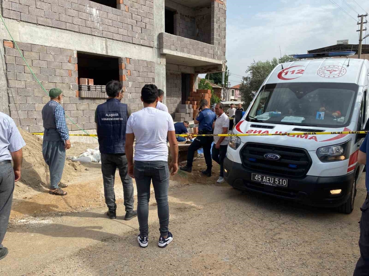 Alaşehir’de inşaattan düşen Ahmet Kurt hayatını kaybetti
