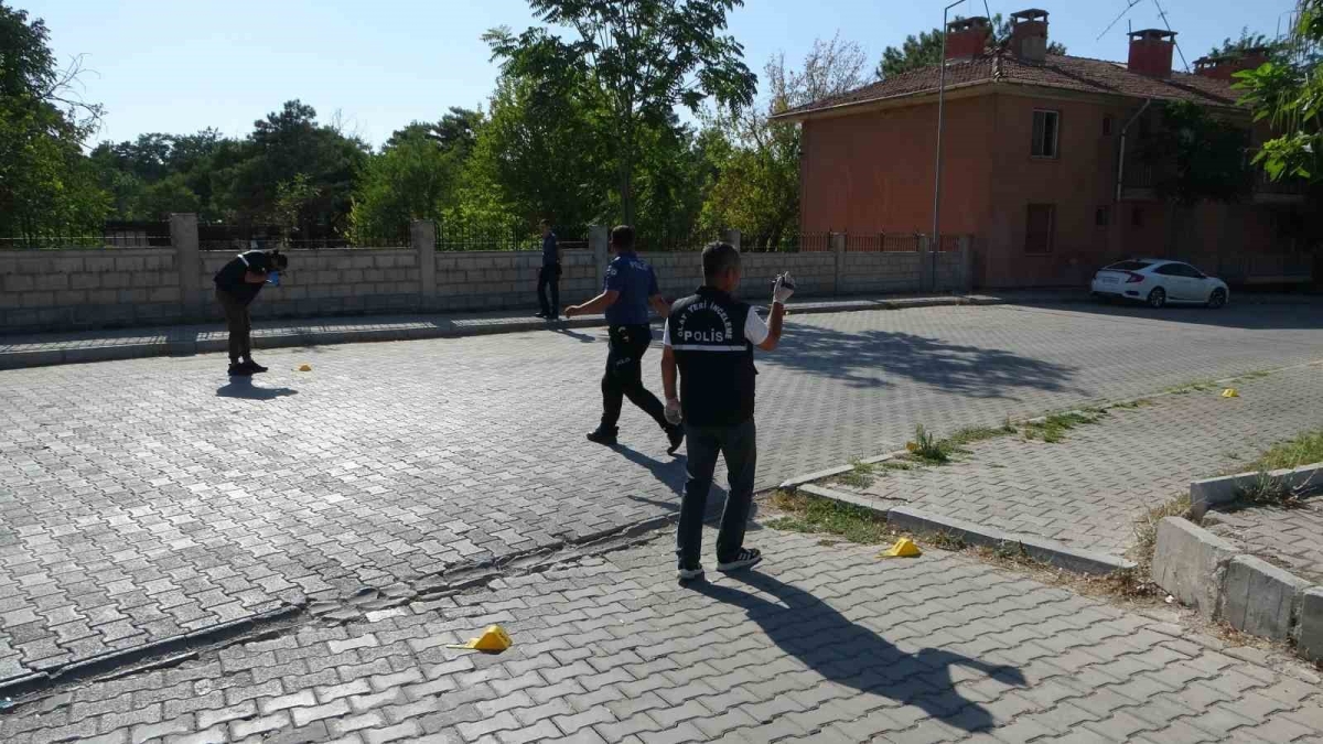 Malatya'da silahlı saldırı: Husumetlisini hastane otoparkında başından vurdu
