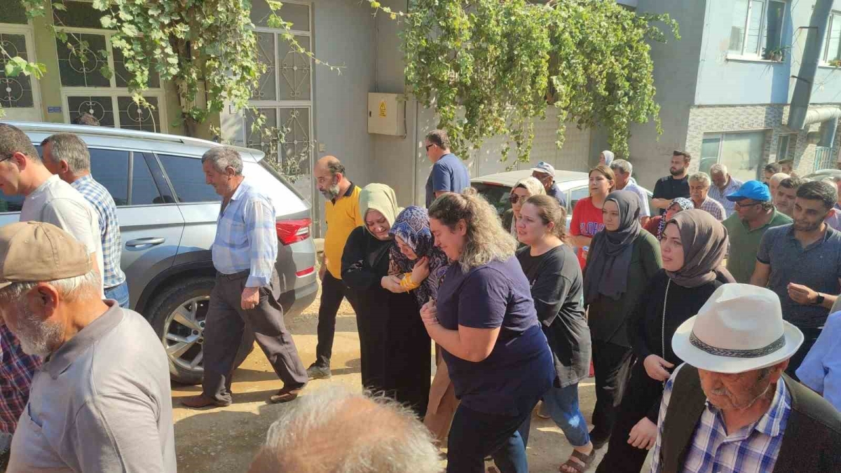 9 yaşındaki Beril Oskay’ın cenazesinde gözyaşları sel oldu
