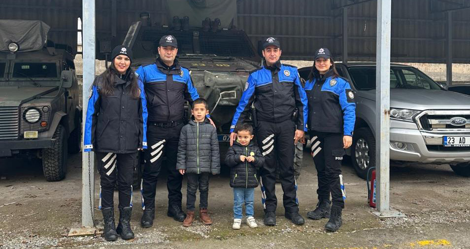 İki kardeşin hayalini Toplum Destekli Polislik Şube Müdürlüğü ekipleri yerine getirdi 