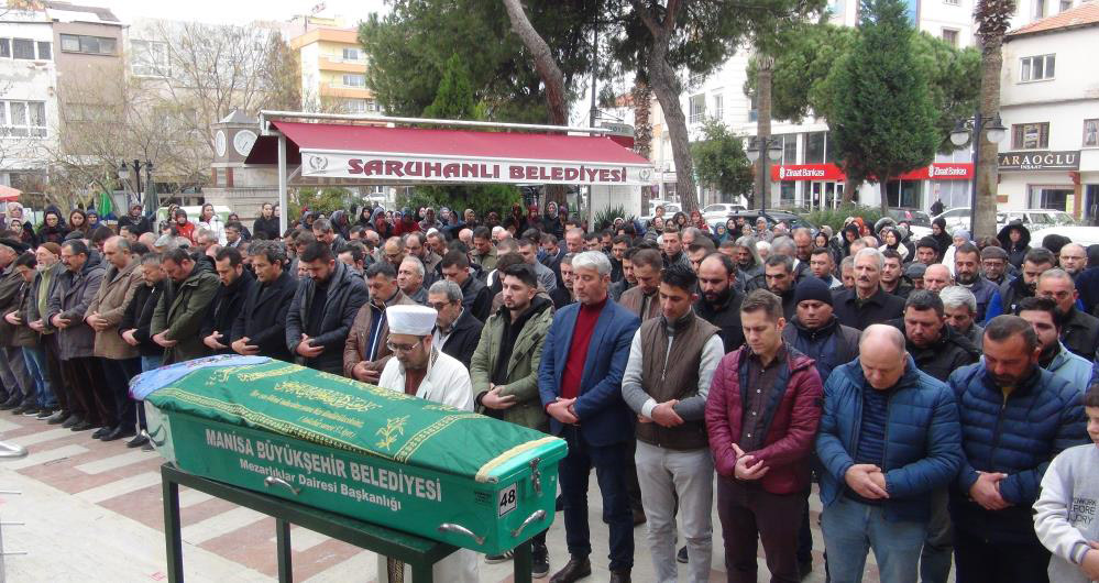 Manisa'da Zübeyir Yıldız tarafından öldürülen Melike Akpınar toprağa verildi