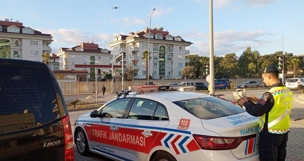 Antalya’da 23 sürücüye 34 bin 638 TL cezai işlem uygulandı