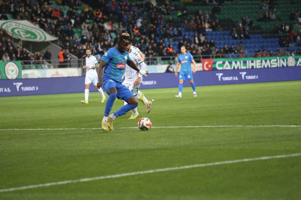 Trendyol Süper Lig: Çaykur Rizespor: 3 - Konyaspor: 2 (Maç sonucu)
