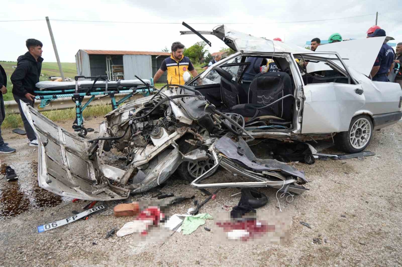Kırıkkale’de otomobiller çarpıştı: 2 ölü, 7 yaralı
